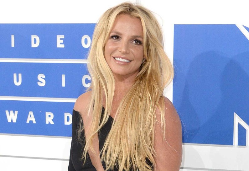 Бритни Спирс публично уколола Джастина Тимберлейка и сделала новую татуировку