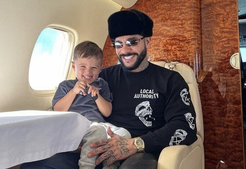 Как проводят каникулы подросшие дети Тимати? Фото!