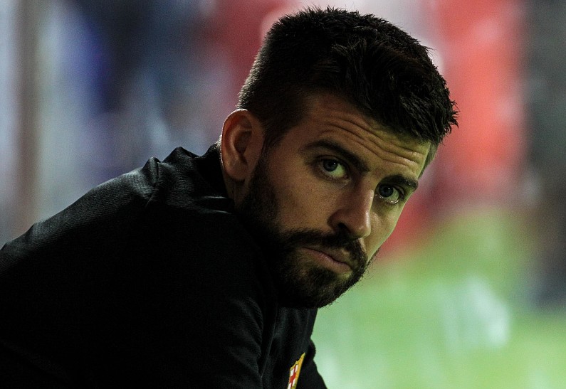 Новая возлюбленная Жерара Пике спровоцировала слухи о своей беременности