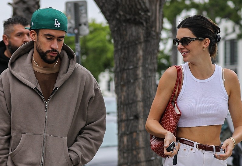 Официально вместе? Кендалл Дженнер и Bad Bunny снялись в новой кампании Gucci