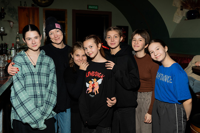 Дарья Мороз и актрисы шоу