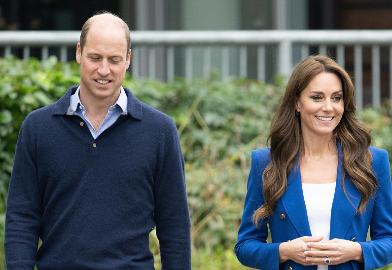 Кейт Миддлтон победила принца Уильяма в испытании с завязанными глазами