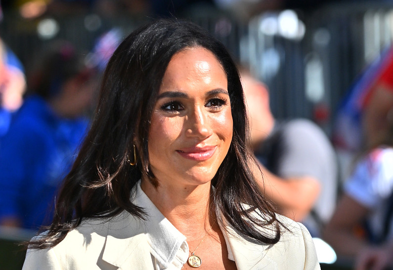 Исцеление и дружба: какое тайное послание скрывает новое колье Меган Маркл за 4 000 долларов? Рассказываем!