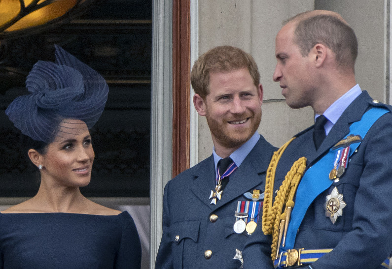 Принц Уильям подозревает Меган Маркл в краже королевских драгоценностей