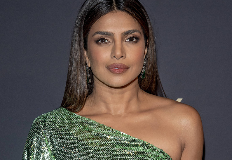 Приянка Чопра призналась, что быть мамой непосильно трудно