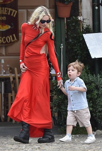 Граймс с сыном