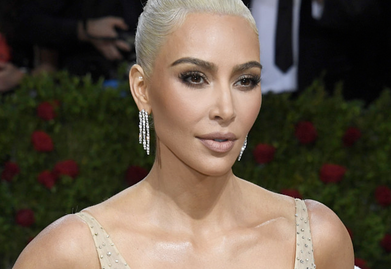 Пользователи призвали не приглашать семейство Кардашьян на Met Gala