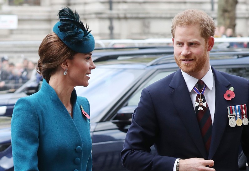 В Сети обнародовали последний разговор Кейт Миддлтон и принца Гарри перед похоронами Елизаветы II