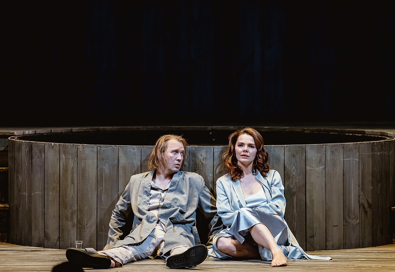 В Екатеринбурге пройдут благотворительные гастроли Театра Наций