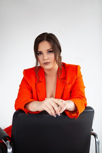 Алена Макарова — эксперт в области психологии, дипломированный психолог