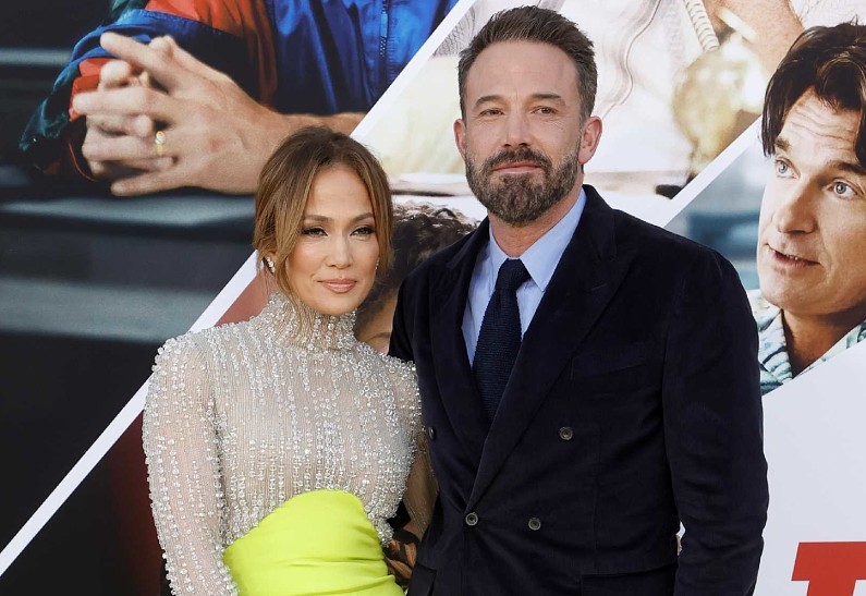 Дженнифер Лопес и Бена Аффлека раскритиковали за неподобающее поведение рядом с детьми
