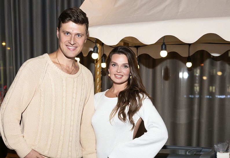 Александр Энберт, Олеся Судзиловская, Родион Газманов и другие гости Public Talk