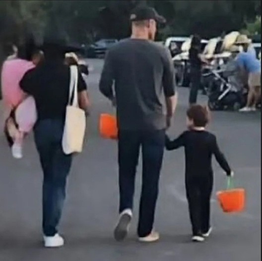 Меган Маркл и принц Гарри с детьми