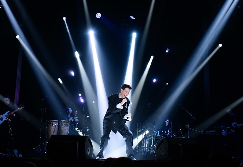 Марк Тишман выступил с большим сольным концертом в VEGAS City Hall