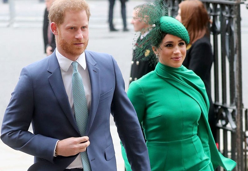 Меган Маркл умоляет Гарри прекратить королевскую вражду