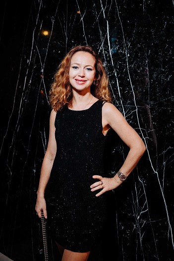 Елена Захарова