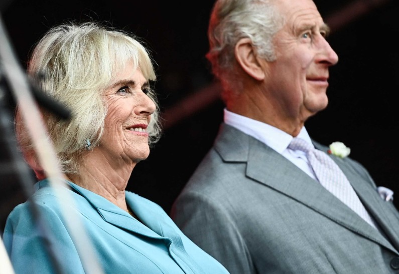 Раскрыты непристойные подробности об истинном лице королевы Камиллы