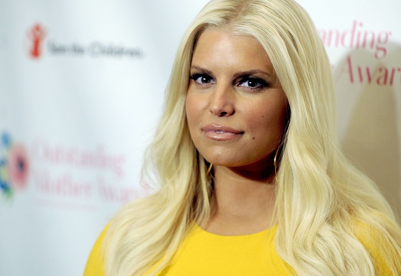 Джессика Симпсон показала, как выглядела, страдая алкогольной зависимостью