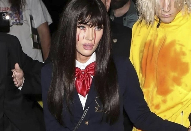 Меган Фокс выпустила сборник стихов: откровенно о любовной зависимости и плохих парнях