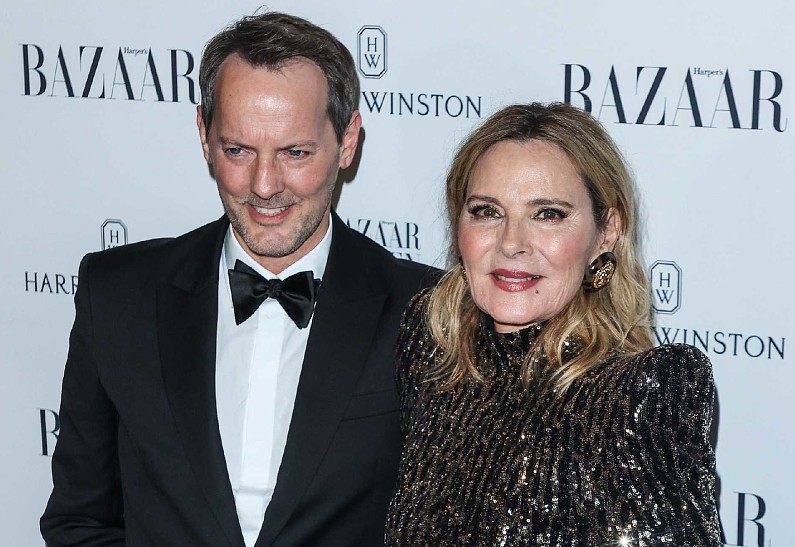 Ким Кэттролл появилась на публике со своим избранником