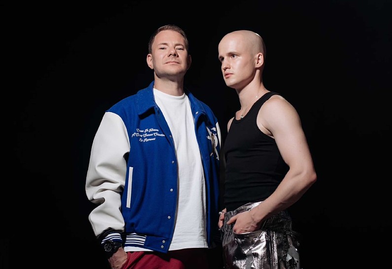 «Сновогодняя»: DJ SMASH и POЁT подарили россиянам новый суперхит