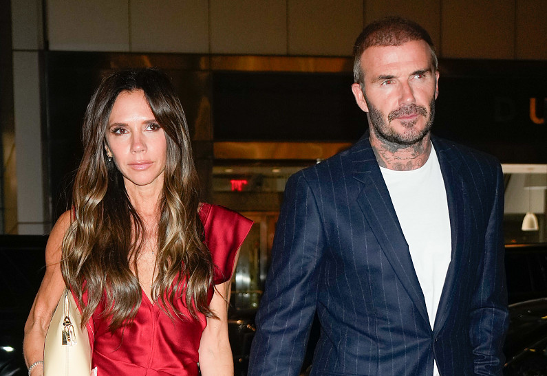 Виктория Бекхэм показала пикантный снимок мужа в нижнем белье