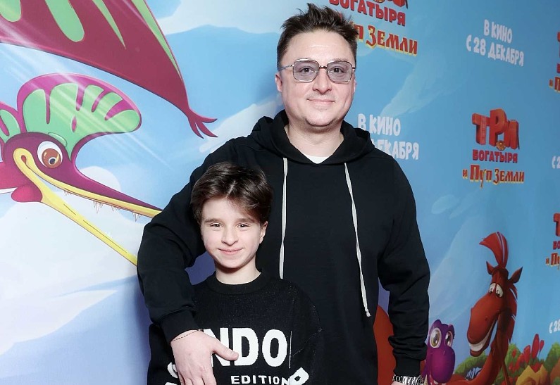 Максим Лагашкин с сыном, Пётр Буслов с сыном, Елена Николаева с дочерью и другие гости премьеры фильма «Три богатыря и Пуп Земли»