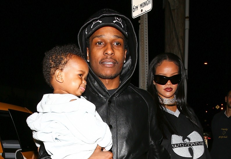 Рианна планирует стать мамой в третий раз