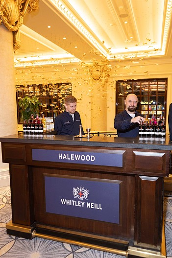 Корнер HALEWOOD