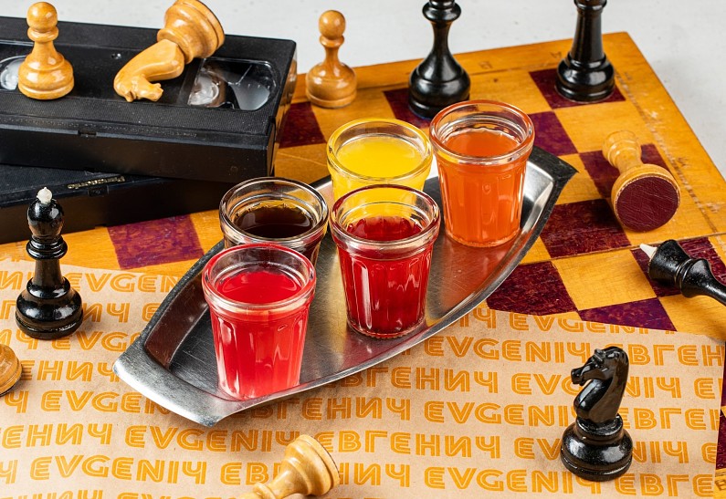 «Меню для пацанов с улицы» в баре «Евгенич»