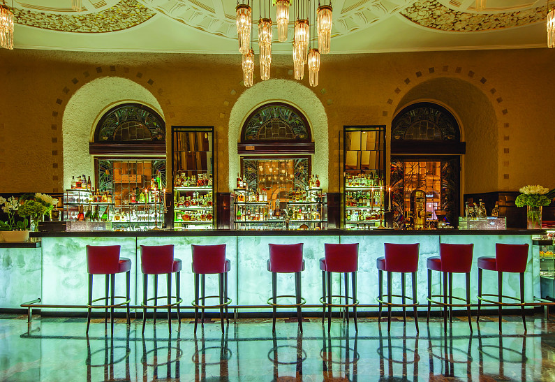 Истории из Лобби-бара Гранд Отеля Европа