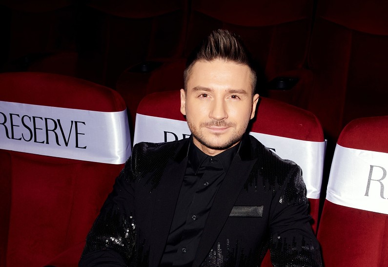 Сергей Лазарев, Анна Седокова, Пелагея и другие на премьере шоу «VK под шубой 2»