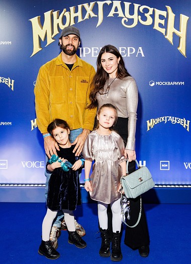 Ольга Ушакова с семьей