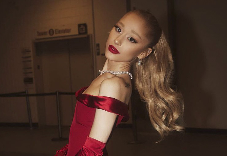 Ариана Гранде раскритиковала людей, осуждающих ее личную жизнь