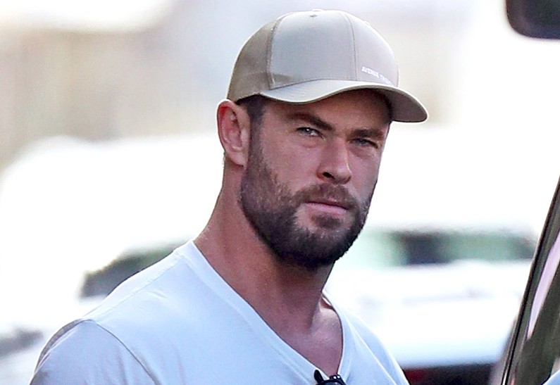 Крис Хемсворт показал, как проводит время с детьми