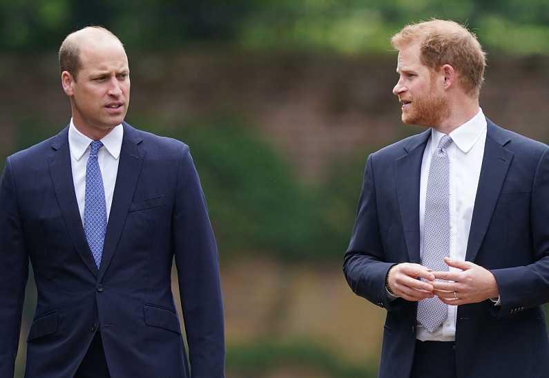 Принц Гарри нашел способ переплюнуть старшего брата на коронации Карла III. И вот какой!