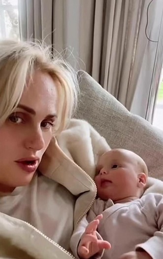 Ребел Уилсон со своей дочерью