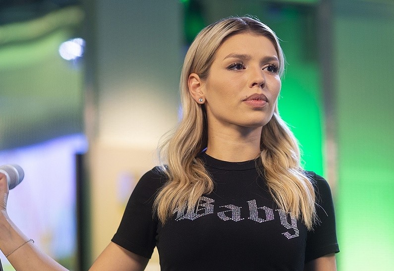 «На День влюбленных буду занята»: Люся Чеботина рассказала о треке, хейте и романтической поездке с бойфрендом