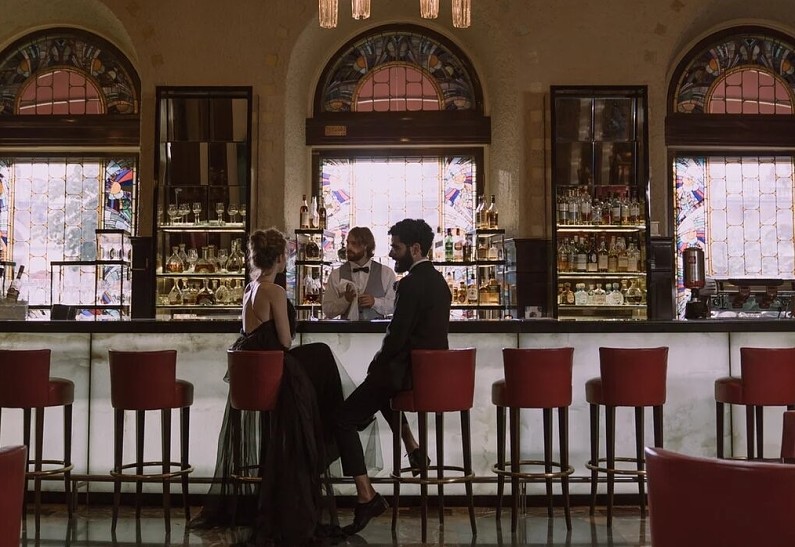 Романтичный Санкт-Петербург: предложение руки и сердца как в кино в «Гранд Отель Европа»