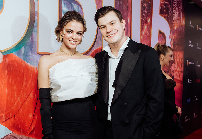 Олег Гаас, Маргарита Аброськина, Владимир Сычёв и другие на премьере приключенческой комедии «Быть»