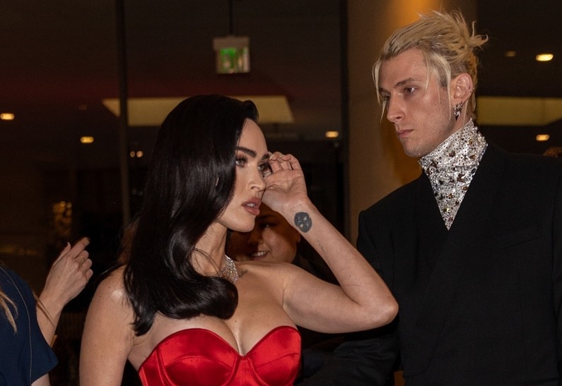 Меган Фокс и Machine Gun Kelly спровоцировали слухи о расставании. Что случилось?