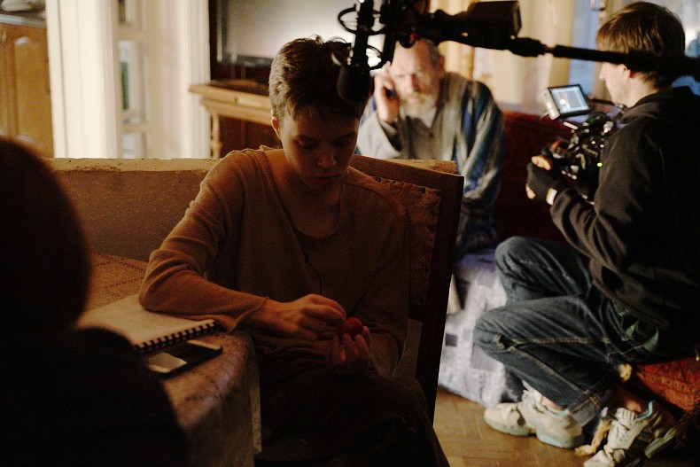 Аня Патокина на съемках фильма «Саша»