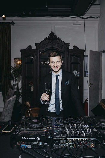 Гриша Супер