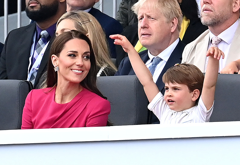 Кейт Миддлтон рассказала, о чём принц Луи просит ее после тяжелого дня в школе. Ни за что не догадаетесь!