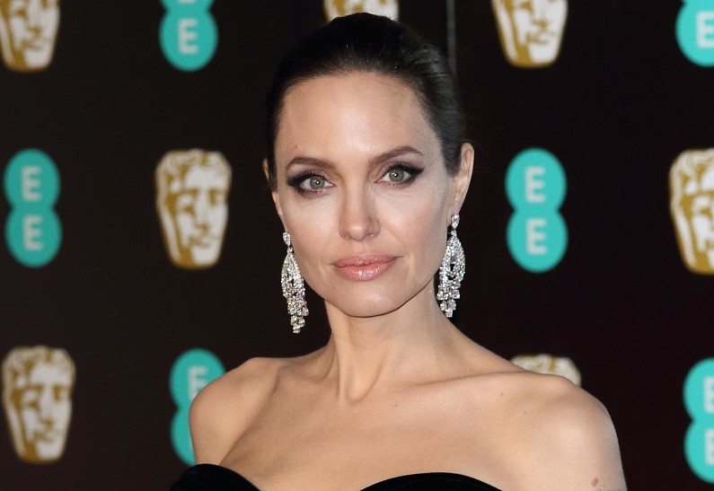 Анджелина Джоли намерена разрушить личную жизнь Брэда Питта. И вот каким образом!