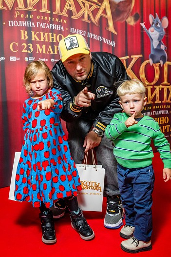 Владимир Маркони с детьми