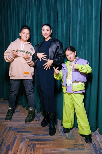 Зепюр Брутян с Тимофеем и Мией Прилучными