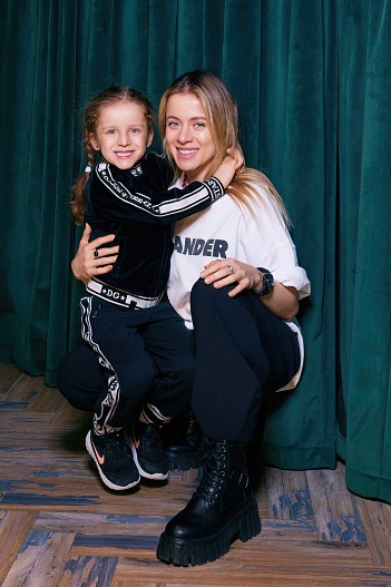 Катя Кабак с дочерью