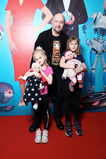 Гоша Куценко с дочерьми