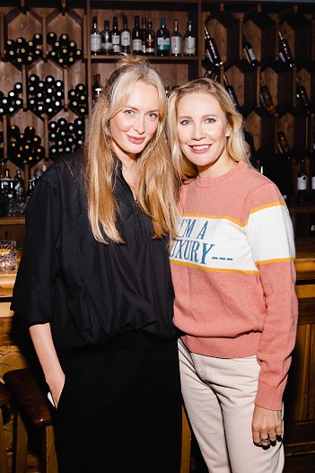 Марина Никишина и Елена Летучая